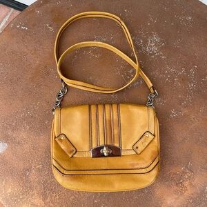 Beautiful B makowsky mustard leather crossbody handbag